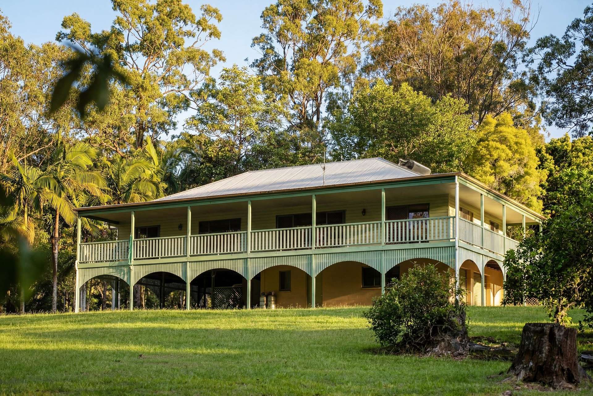 15 Mallee Close, Doonan Auction by Farmbuy.com - image 1