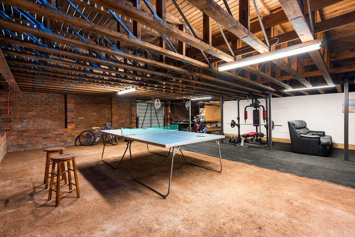 231-233 Rowbotham Street, Middle Ridge For Sale by Farmbuy.com - image 18