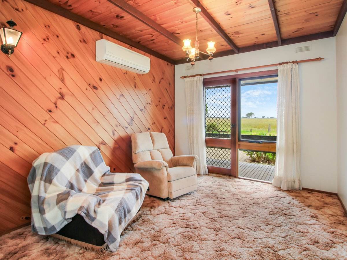 885 Forge Creek Road, Forge Creek For Sale by Farmbuy.com - image 6