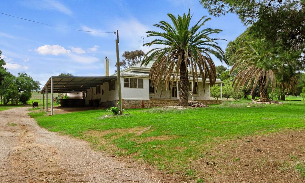 7621 Goyder Highway, Burra SA 5417