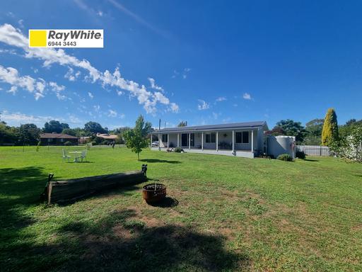 166 Punch Street, Gundagai NSW 2722