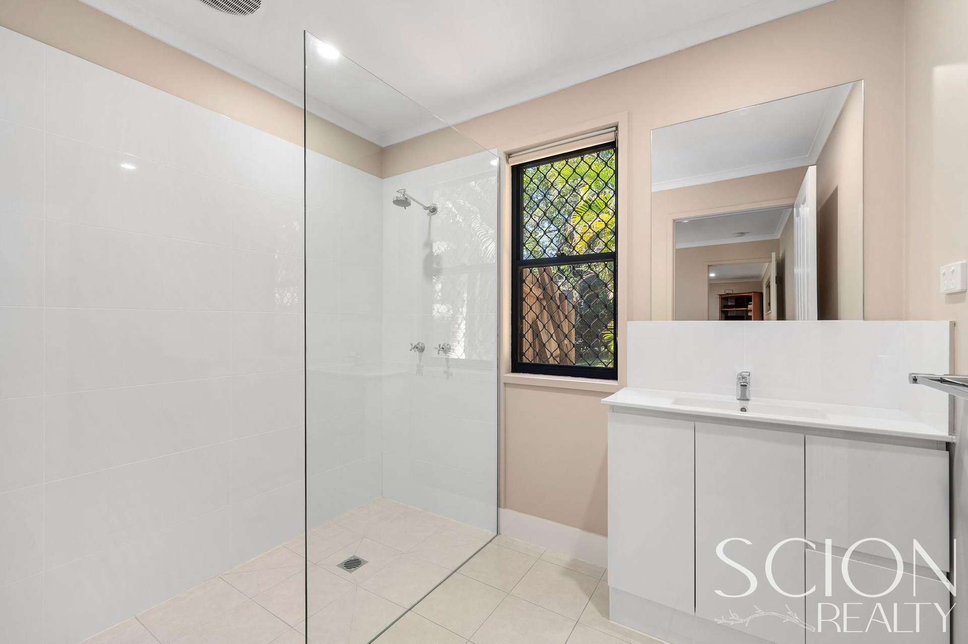 235 Blueberry Drive, Black Mountain For Sale by Farmbuy.com - image 15