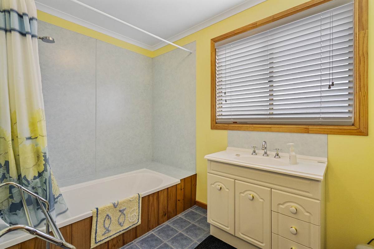 42 Cottons Drive, Little Swanport For Sale by Farmbuy.com - image 15