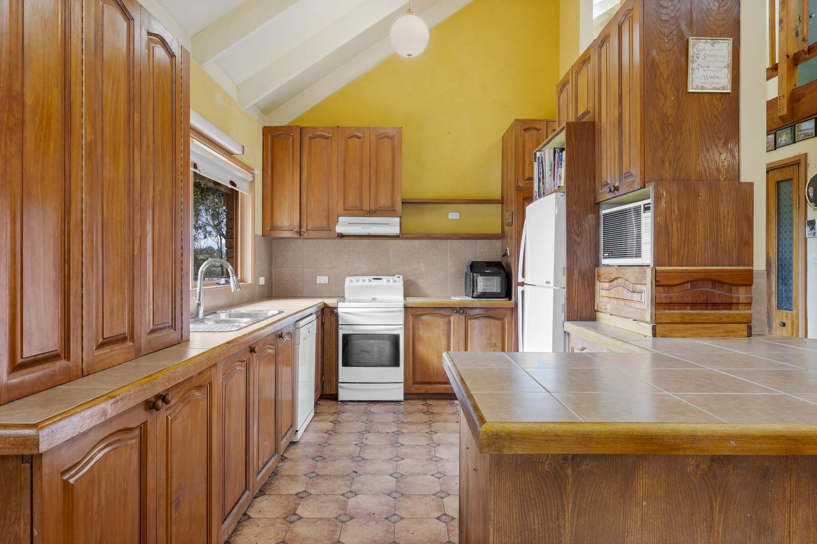 443 Howes Creek-Goughs Bay Road, Goughs Bay For Sale by Farmbuy.com - image 9