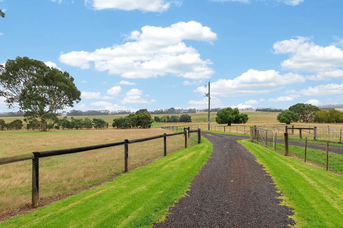 118 Byaduk-Penshurst Road, Byaduk For Sale by Farmbuy.com - image 13