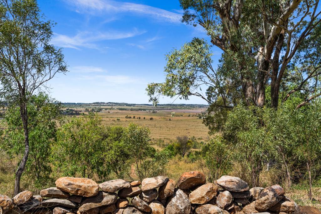 4530 Gore Highway, Yarranlea QLD 4356