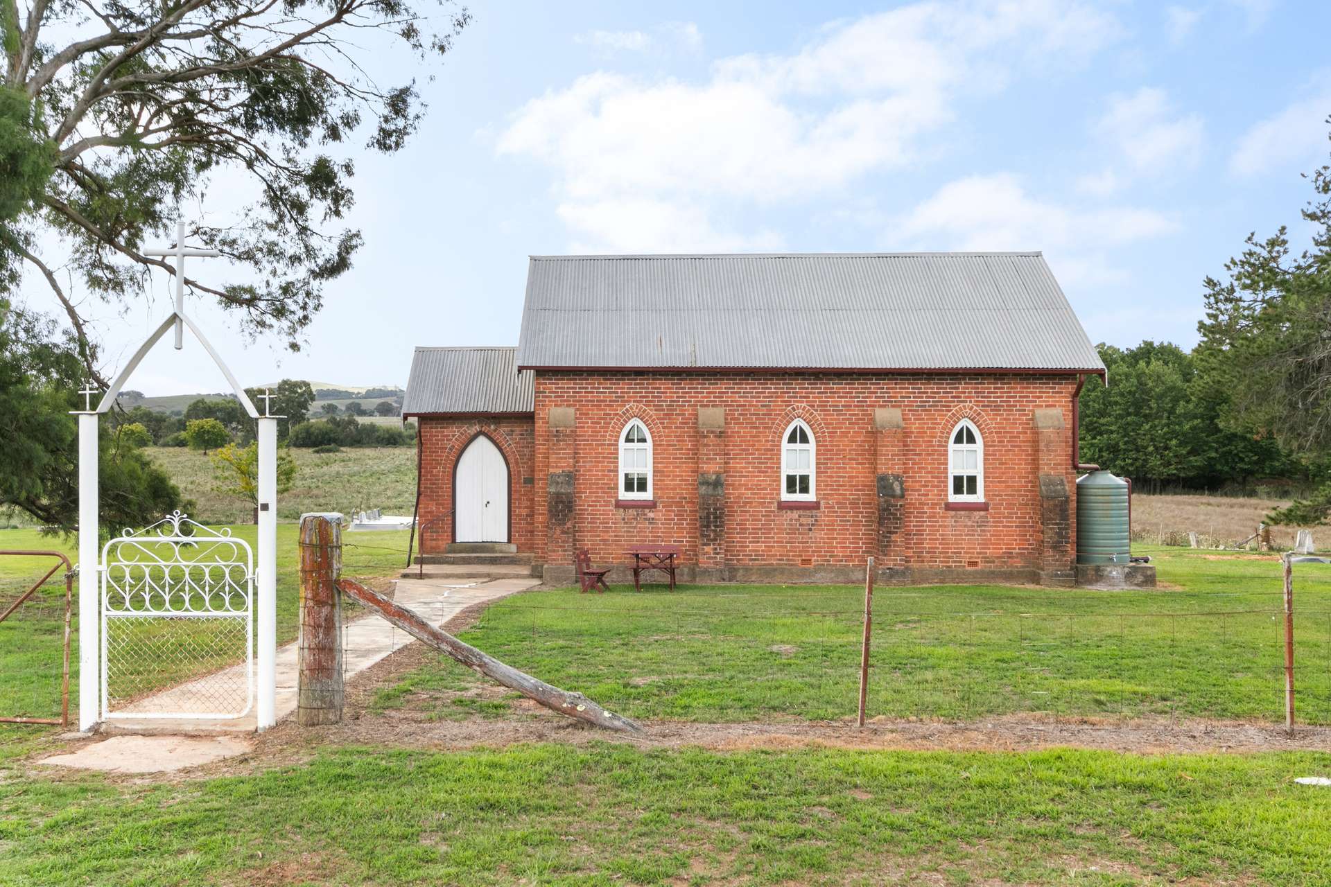 1911 Rugby Road, BEVANDALE, Gunning For Sale by Farmbuy.com - image 11