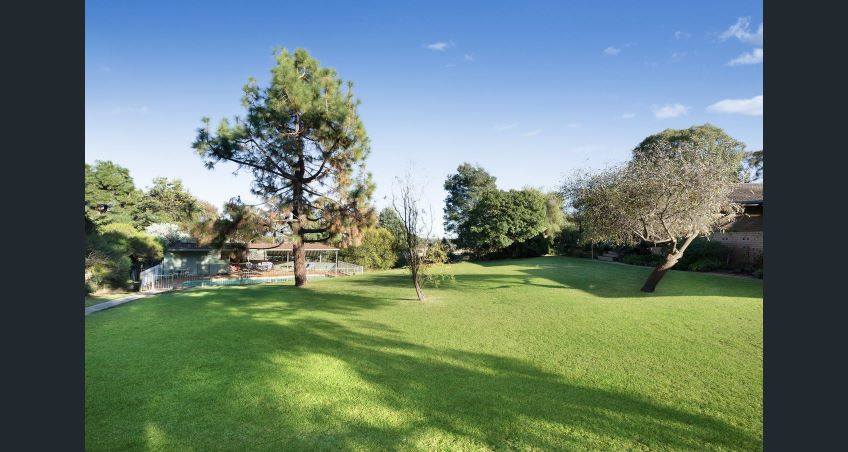 16 CLIFFORDS ROAD, Narrandera For Sale by Farmbuy.com - image 15