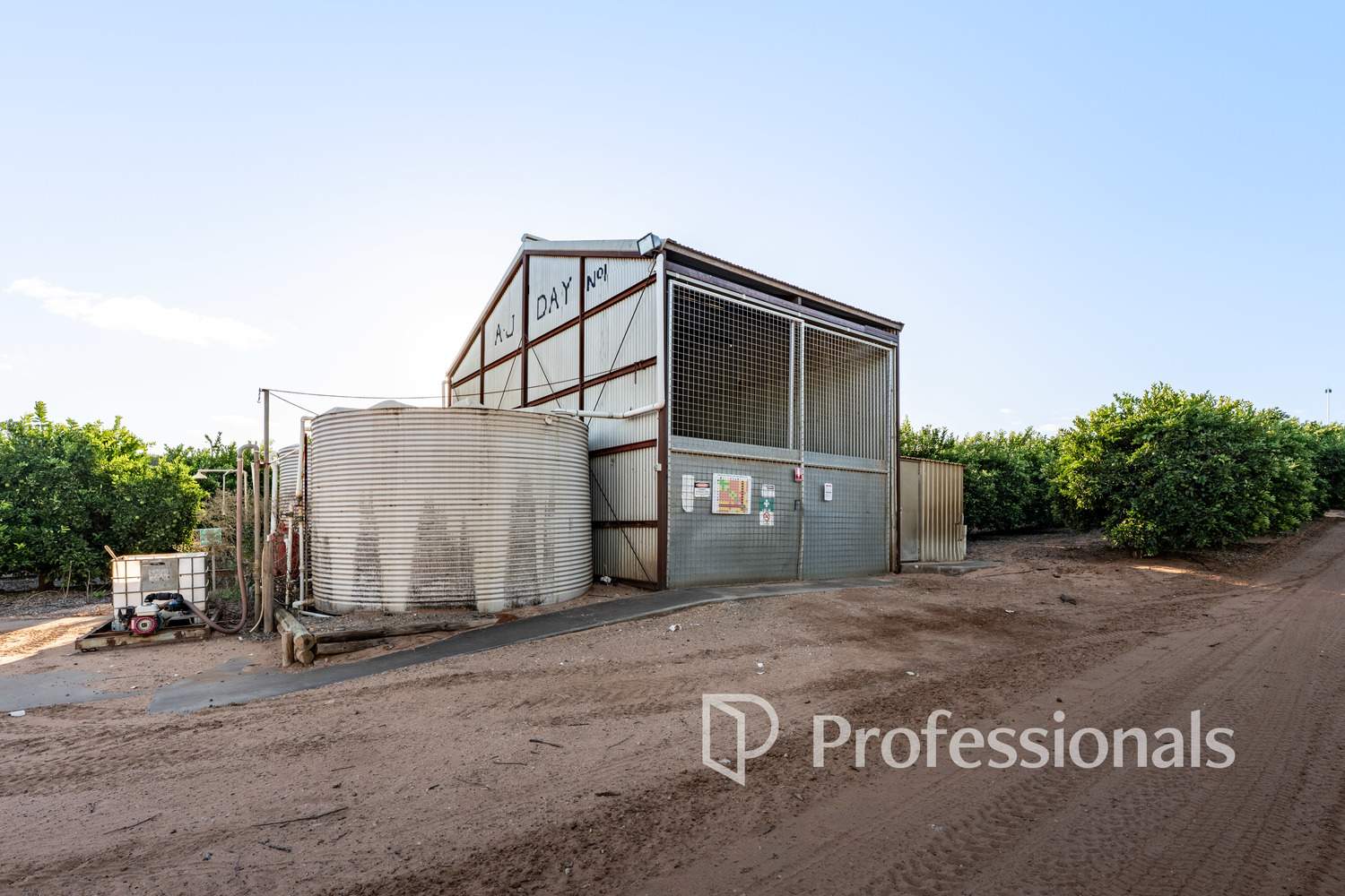 2050 Kulkyne Way, Iraak For Sale by Farmbuy.com - image 24