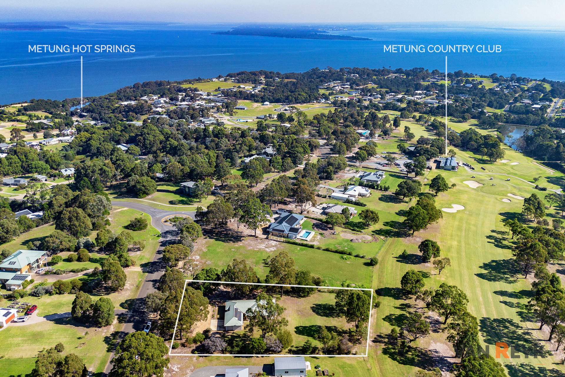60 Kings Cove Boulevard, Metung For Sale by Farmbuy.com - image 2