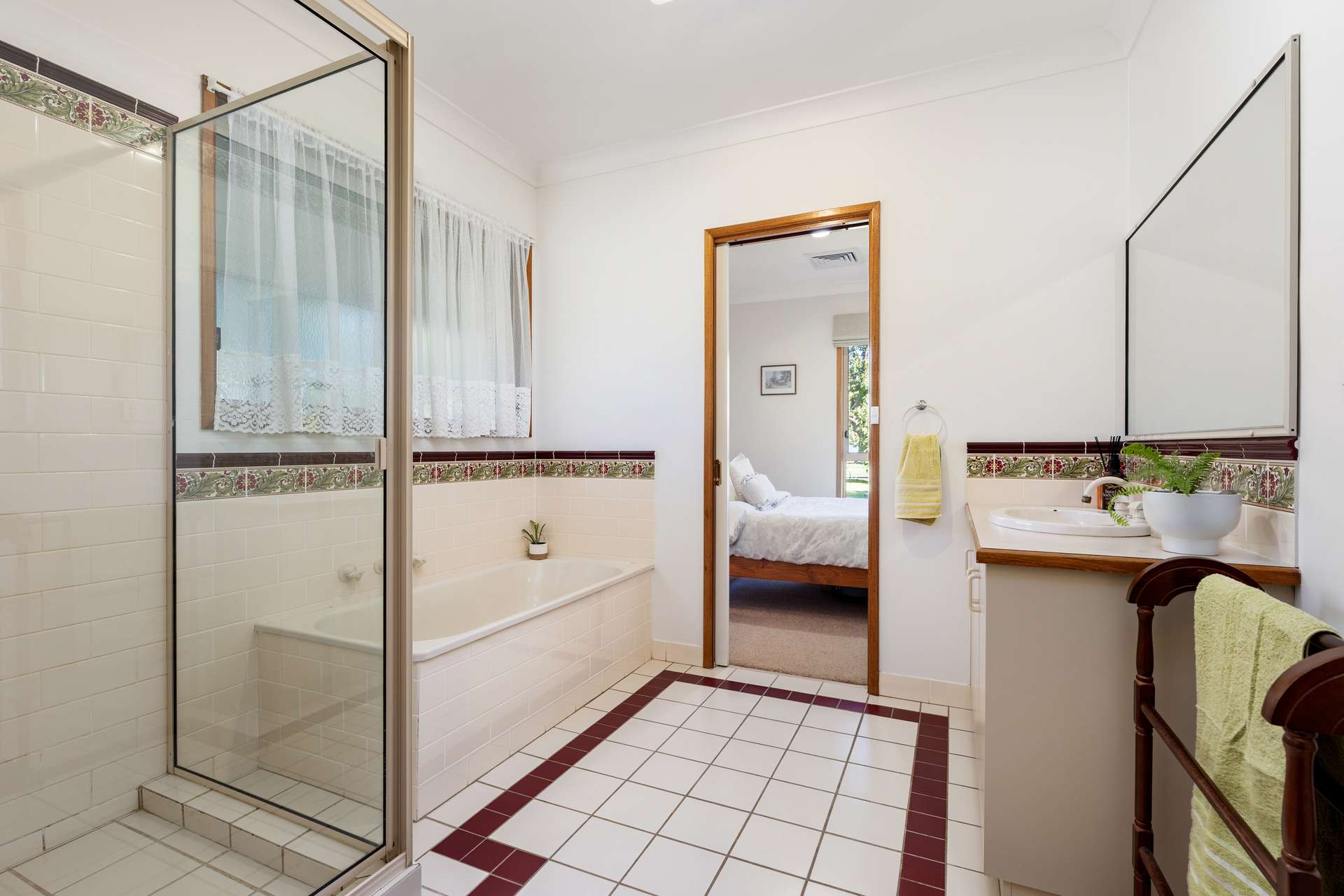 2123 Kiewa Valley Highway, Kergunyah Auction by Farmbuy.com - image 10