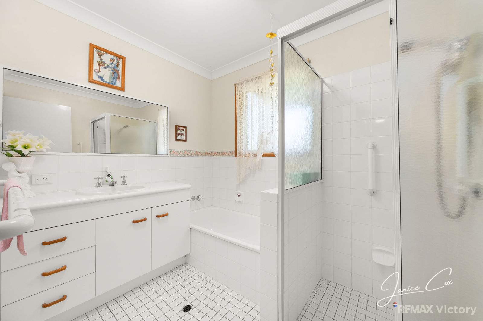 27 Currawong Place, Bellmere For Sale by Farmbuy.com - image 10