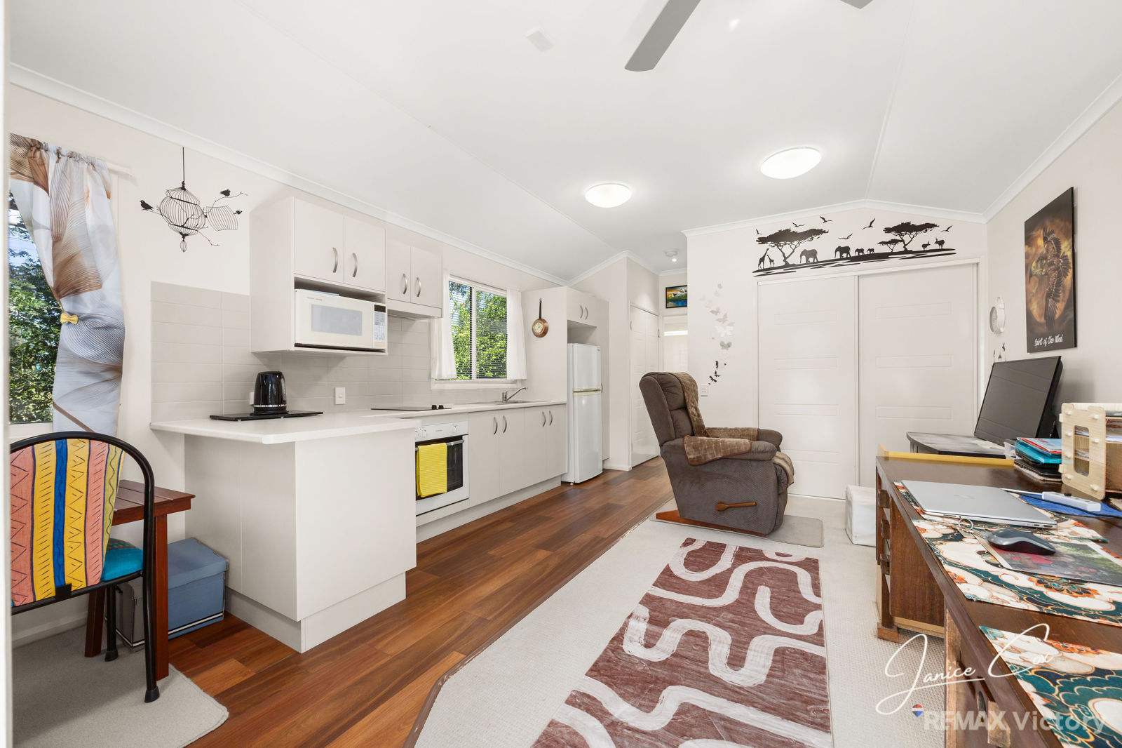 27 Currawong Place, Bellmere For Sale by Farmbuy.com - image 17