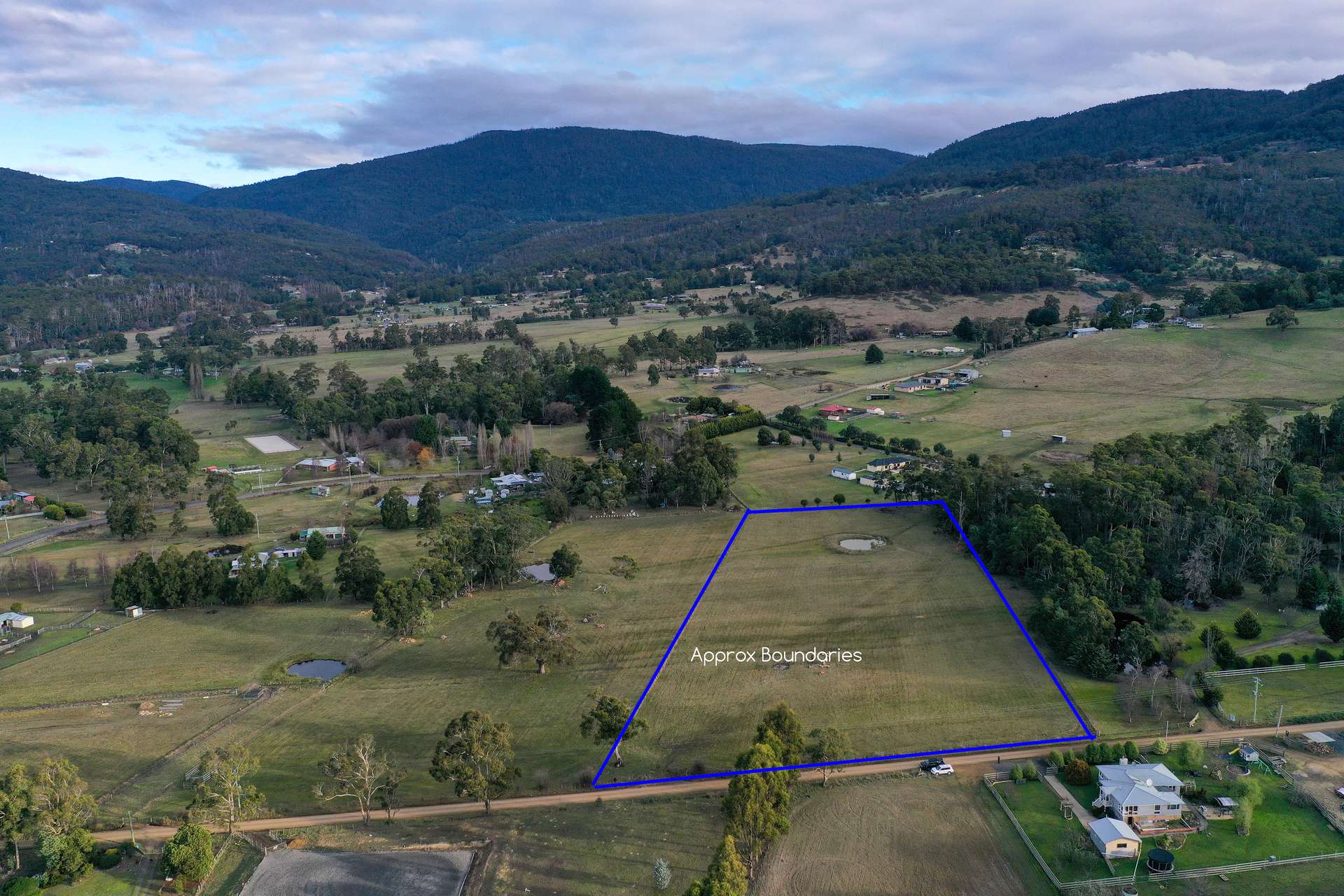 45 Millers Road, Lachlan For Sale by Farmbuy.com - image 3