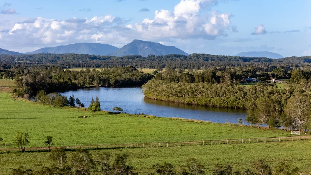 18220 & 18146 Pacific Highway, Jones Island NSW 2430