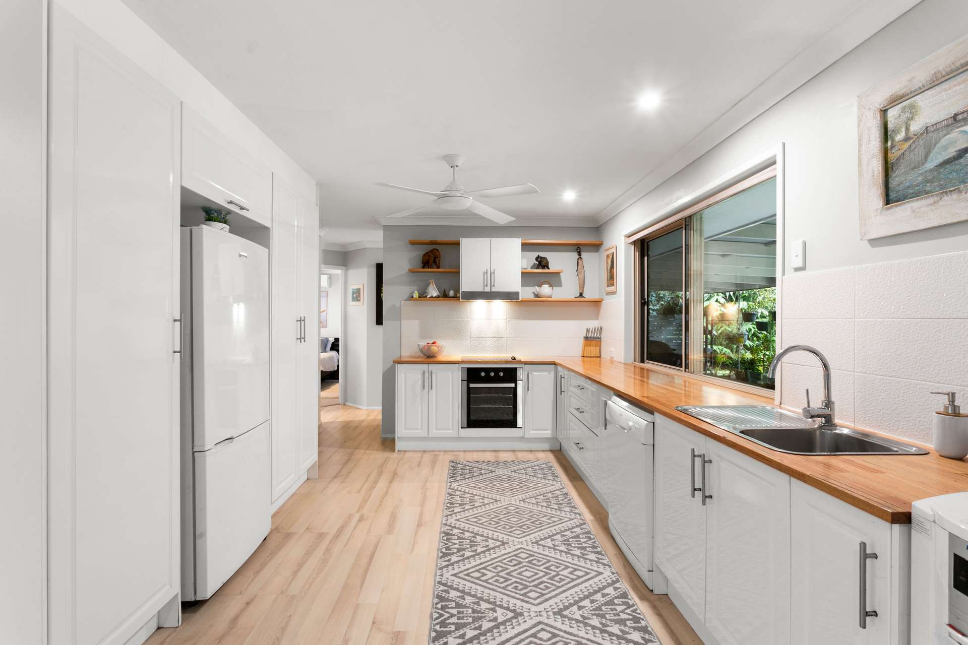 4 Grey Gum Court, Lake Macdonald For Sale by Farmbuy.com - image 5
