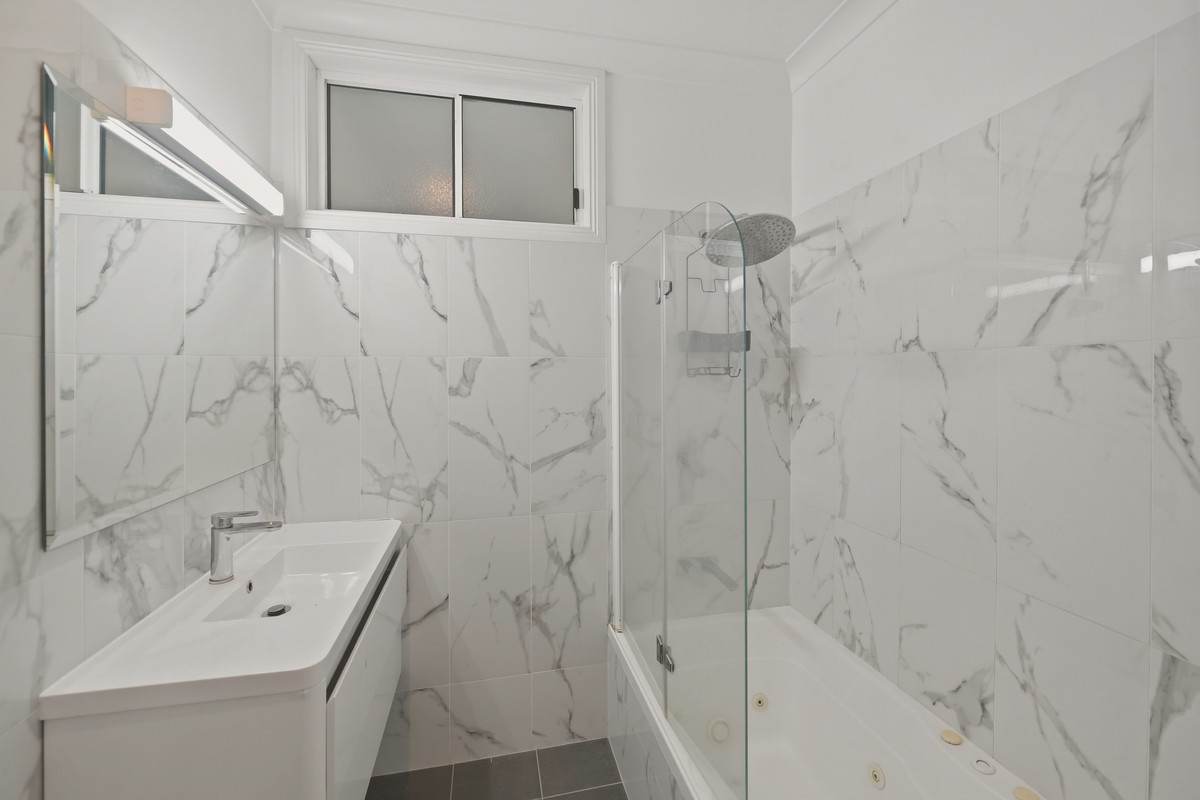 14 Villarette Avenue, Narrabri Auction by Farmbuy.com - image 8