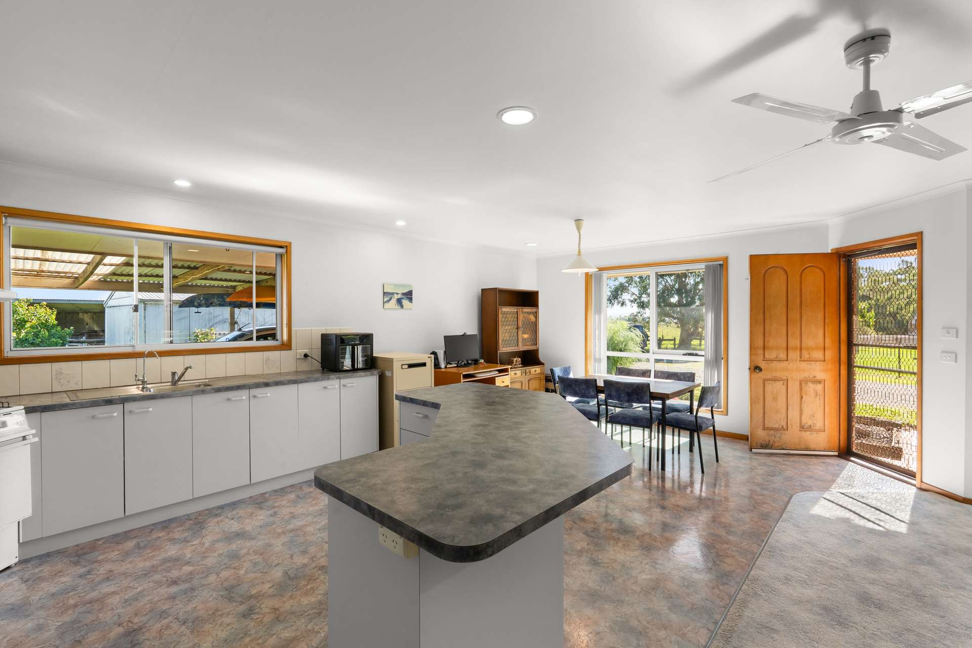 35 Whitelaws Track, Leongatha South Auction by Farmbuy.com - image 3