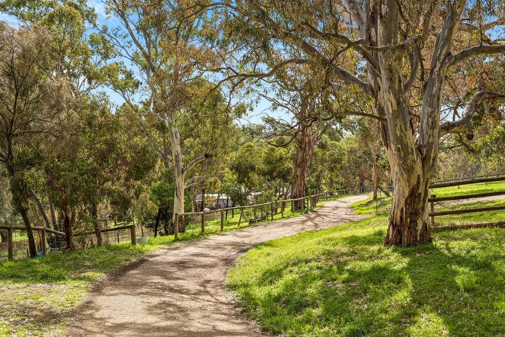 2 Summit Firetrack, Mount Barker Summit SA 5251