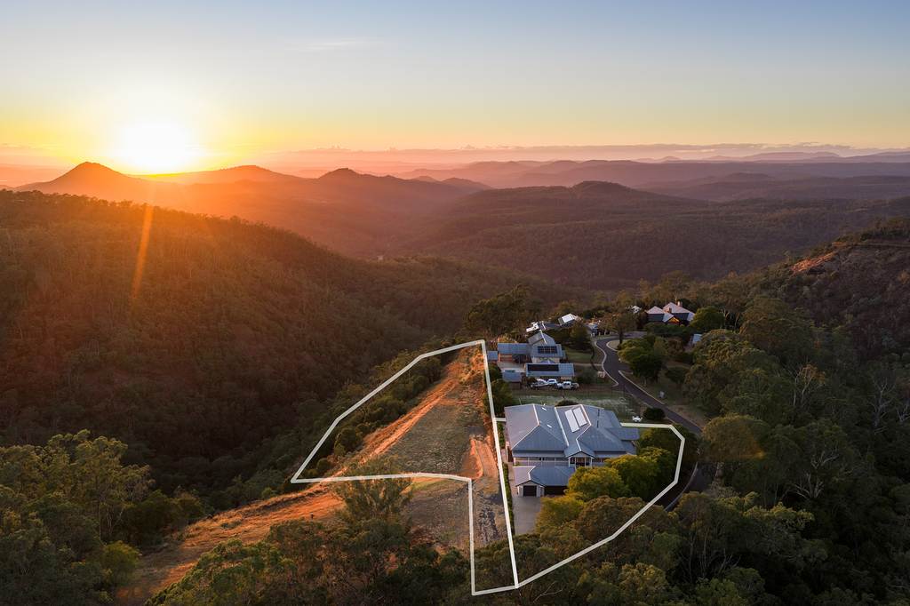 1&sol;1A Dorge Street, Middle Ridge QLD 4350
