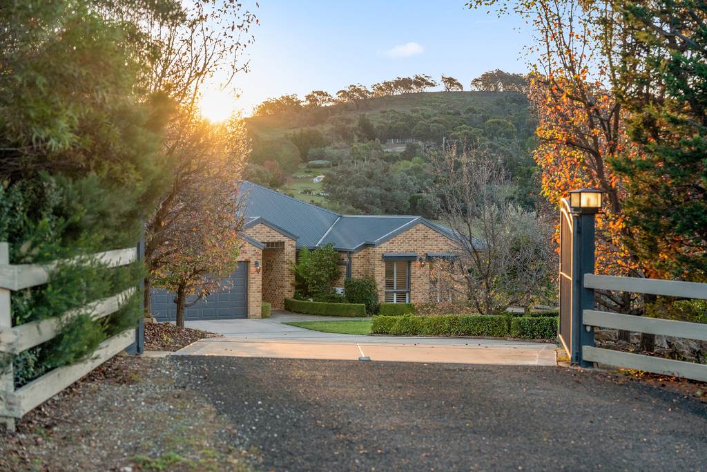 4 Arena Place, Royalla NSW 2620