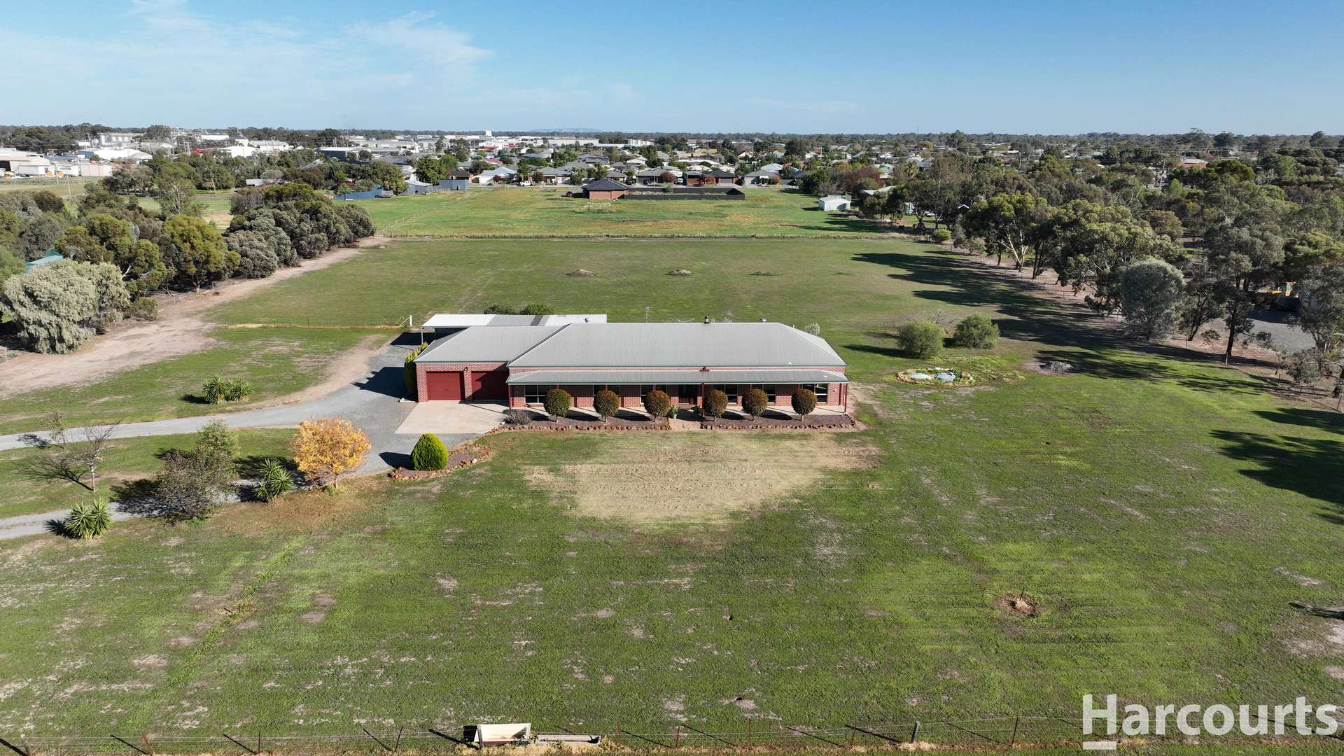 64 Walnut Avenue, Horsham For Sale by Farmbuy.com - image 1