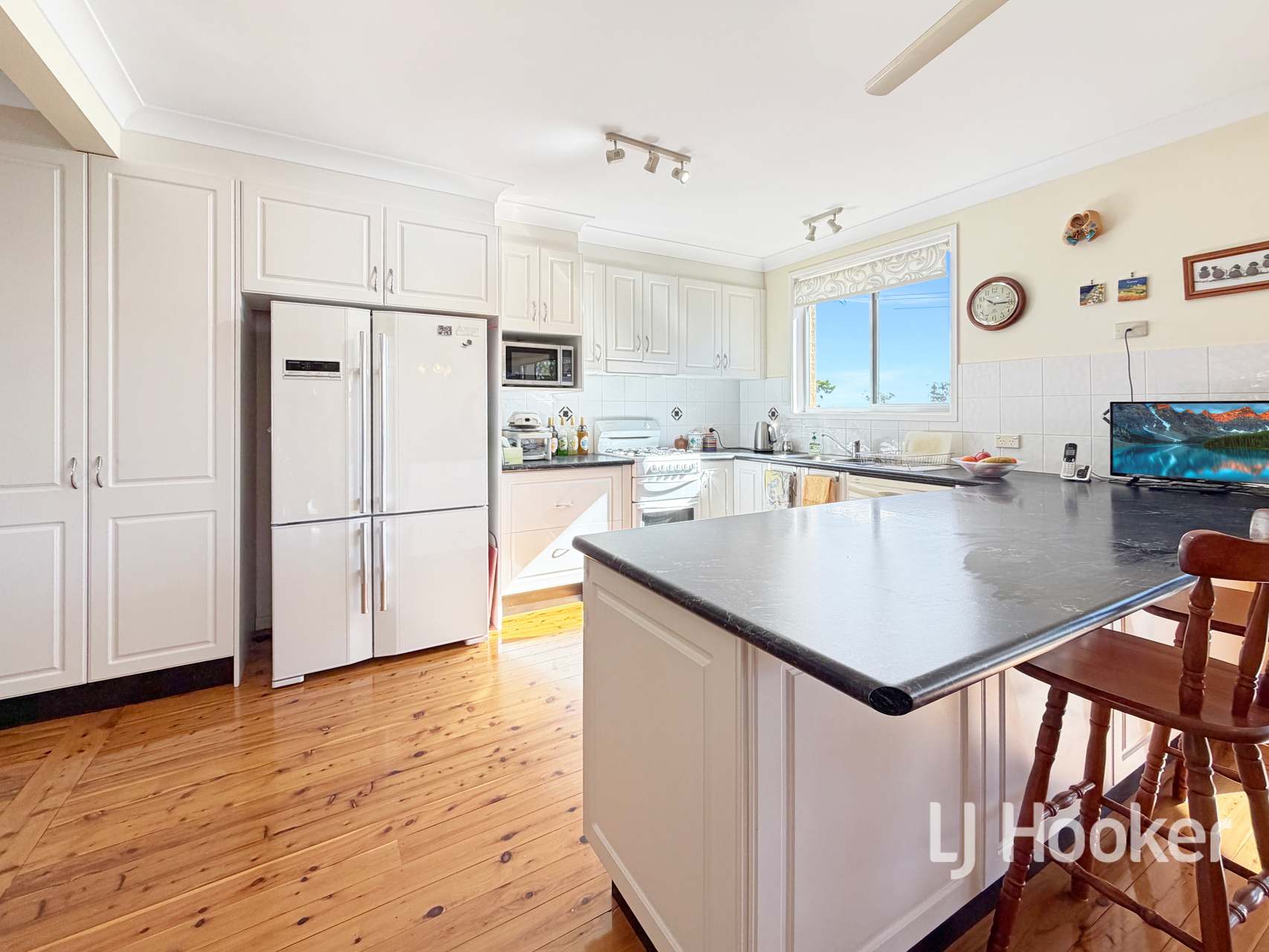 300 Fernhill Road, Inverell For Sale by Farmbuy.com - image 5